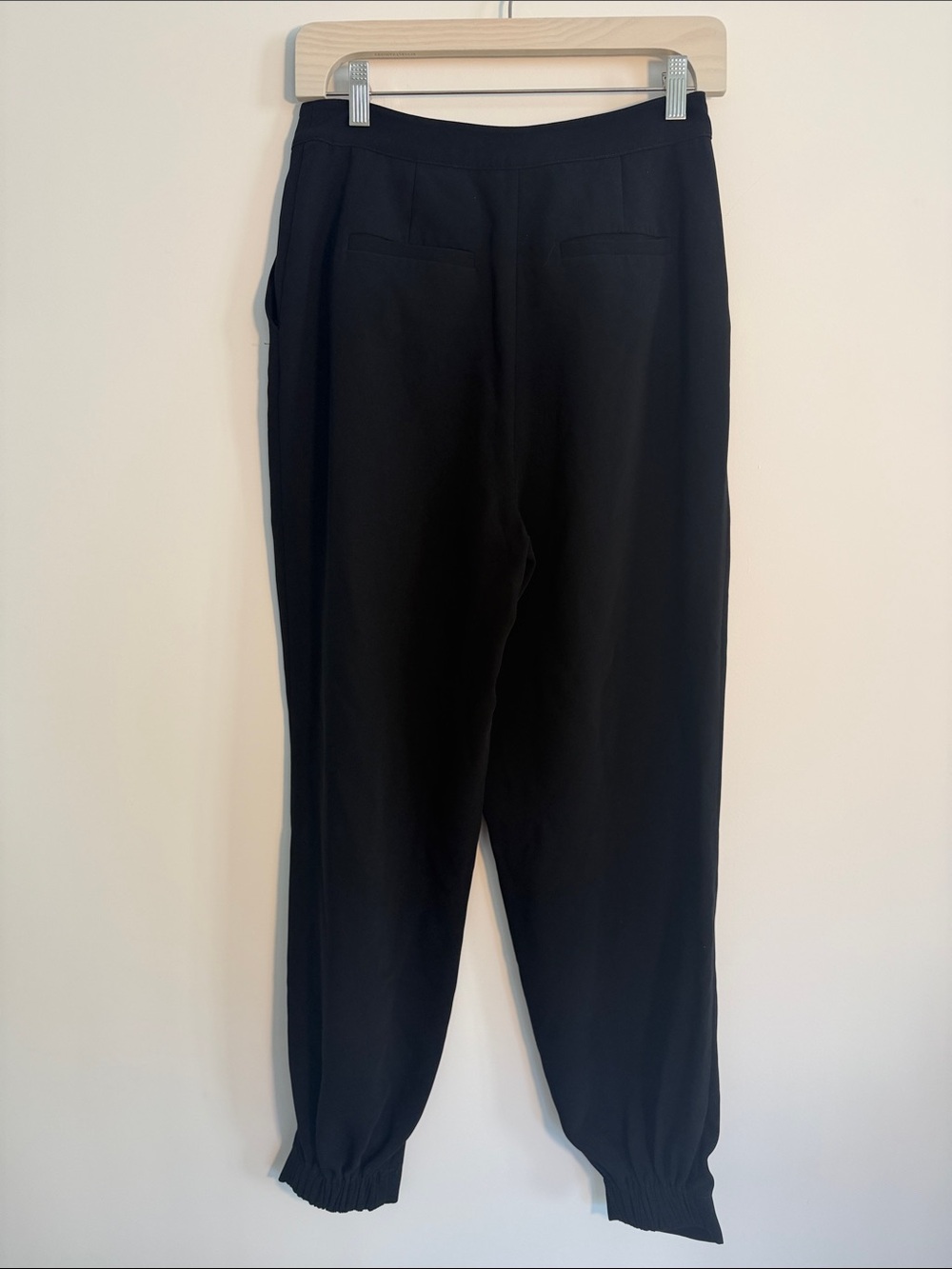 Cinq a Sept Black Pleated tapered Leg Pant size 4 - Picture 6 of 8